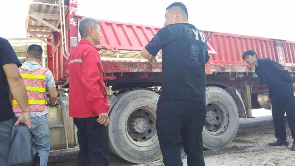 专为新疆定制,昌龙超轻侧翻自卸半挂车挺进新疆市场 - 第2张 - 提加商用车网 专为新疆定制,昌龙超轻侧翻自卸半挂车挺进新疆市场 - 第2张