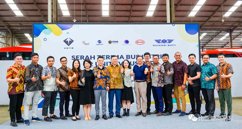 比亚迪印尼见证!22辆大巴成功交付印尼当地巴士公司 - 第3张 - 提加商用车网 比亚迪印尼见证!22辆大巴成功交付印尼当地巴士公司 - 第3张