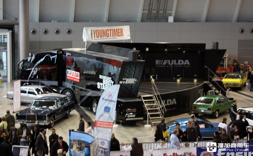23年前的未来卡车设想，超大生活舱+扇形拓展挂车，回顾Fulda Showtruck 2000