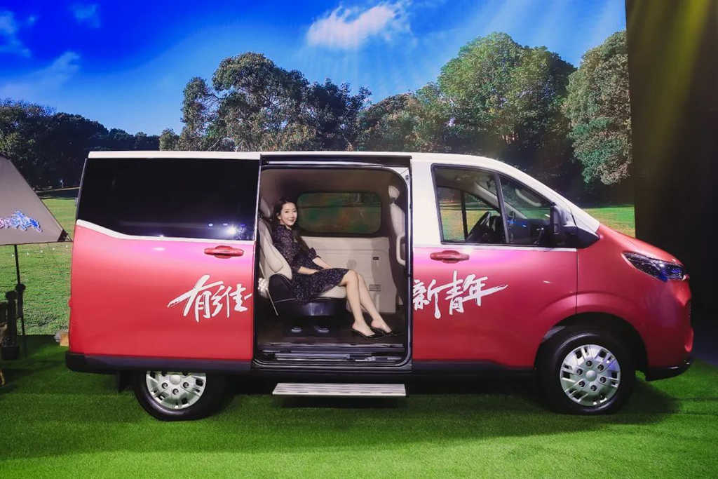 依维柯聚星预售价14.88万元起，等你来订！