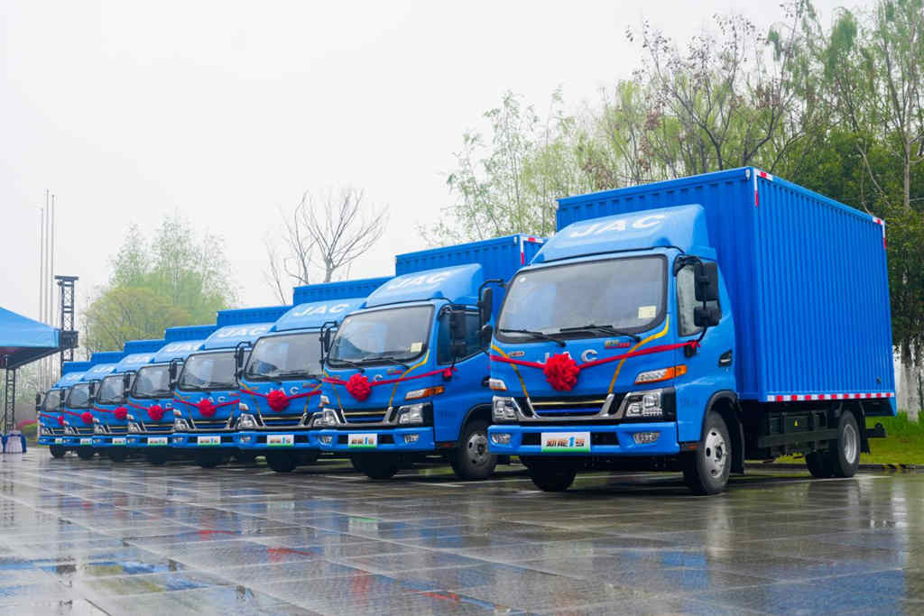 大单不断！江淮1卡提速驶入新能源商用车赛道，实现全面领先