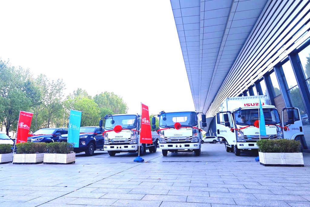 满足多场景需求,庆铃五十铃2023款ELF轻卡在物流之都临沂燃擎上市 - 第1张 - 提加商用车网 满足多场景需求,庆铃五十铃2023款ELF轻卡在物流之都临沂燃擎上市 - 第1张