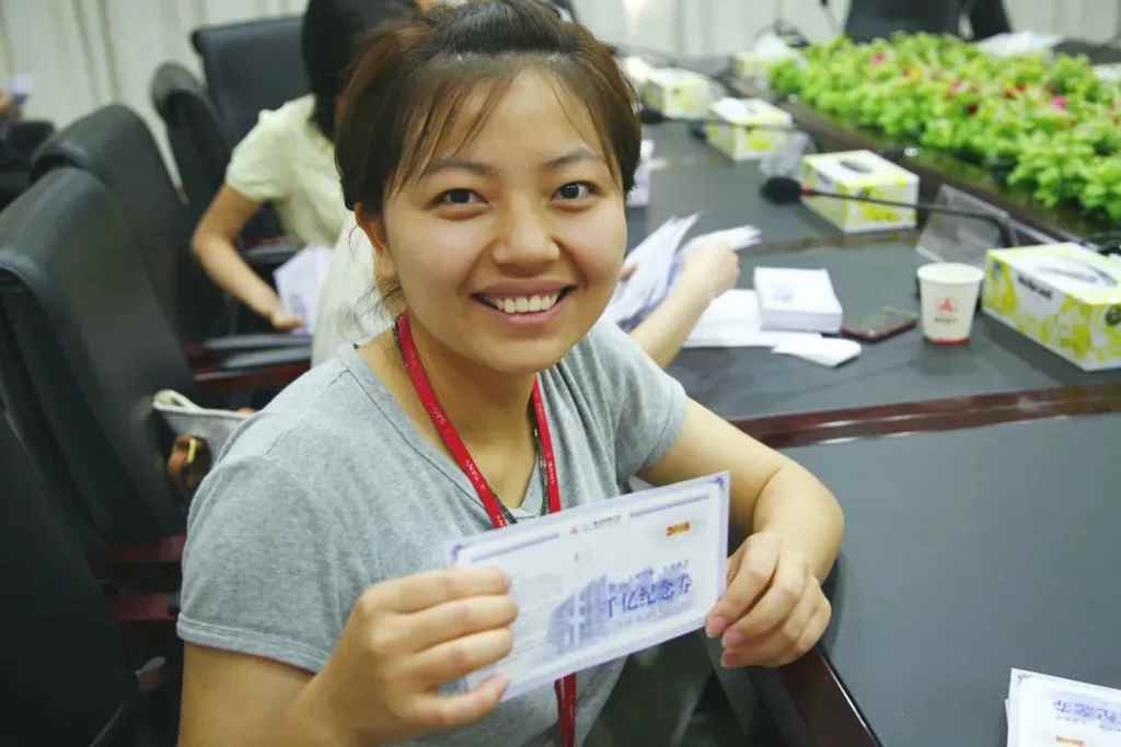 总奖金5亿!三一员工喜获“万亿市值纪念券” - 第3张 - 提加商用车网 总奖金5亿!三一员工喜获“万亿市值纪念券” - 第3张