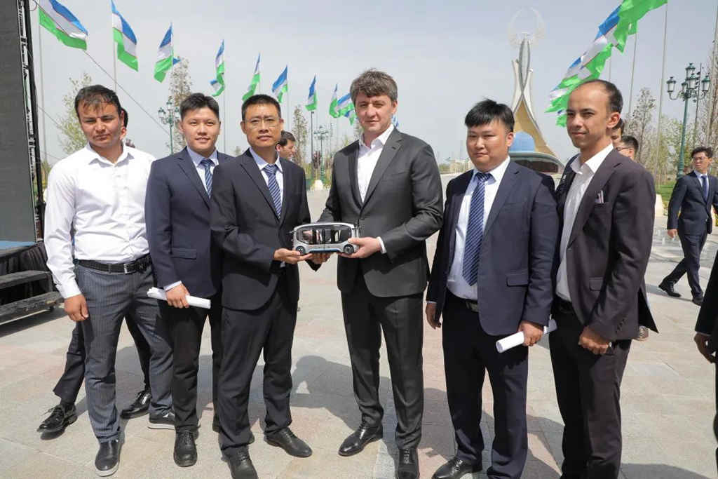 跨越5000多公里!800辆宇通客车首批正式交付乌兹别克斯坦 - 第1张 - 提加商用车网 跨越5000多公里!800辆宇通客车首批正式交付乌兹别克斯坦 - 第1张