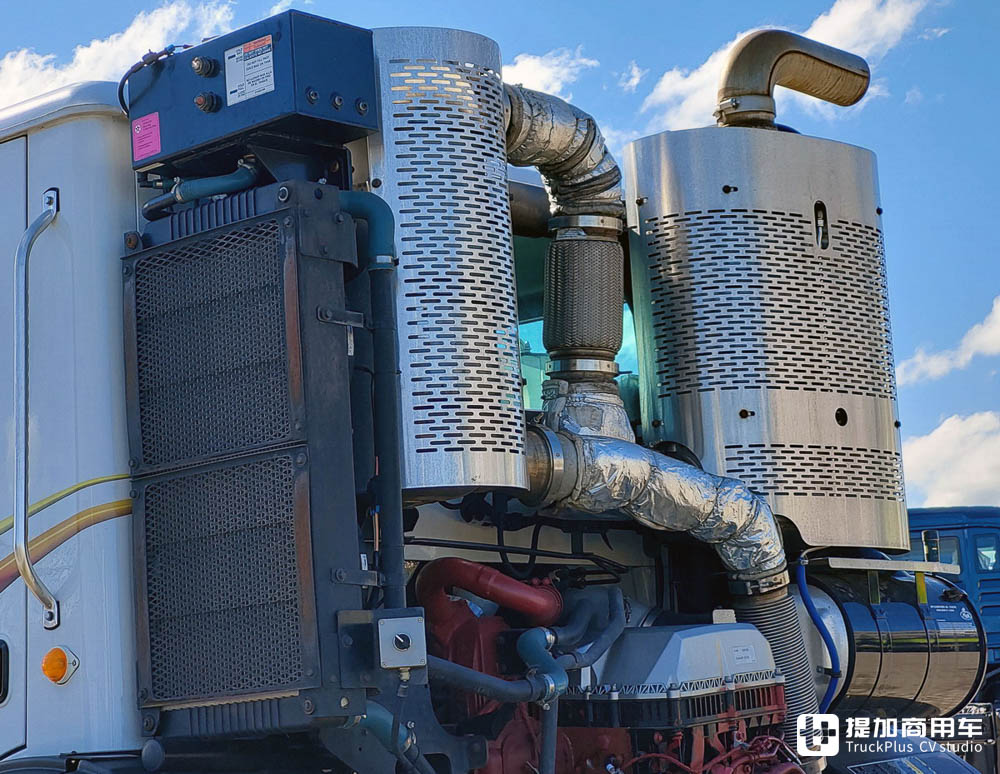 罕见的7轴14x6卡车，用于改装大跨度混凝土泵车，实拍美国马克TerraPro特种底盘 - 第9张