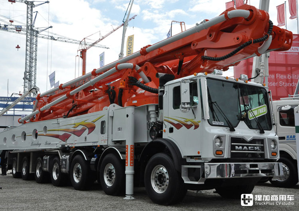 罕见的7轴14x6卡车，用于改装大跨度混凝土泵车，实拍美国马克TerraPro特种底盘 - 第16张