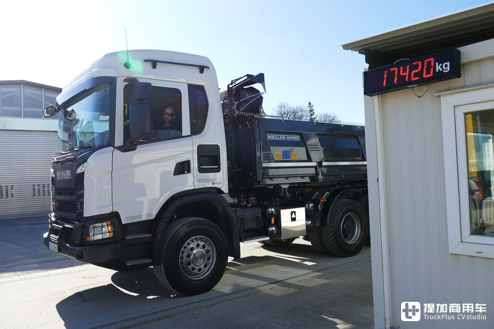 新一代Super动力链上身,动力更强油耗更低,斯堪尼亚560 G XT自卸车实拍 - 第16张 - 提加商用车网 新一代Super动力链上身,动力更强油耗更低,斯堪尼亚560 G XT自卸车实拍 - 第16张