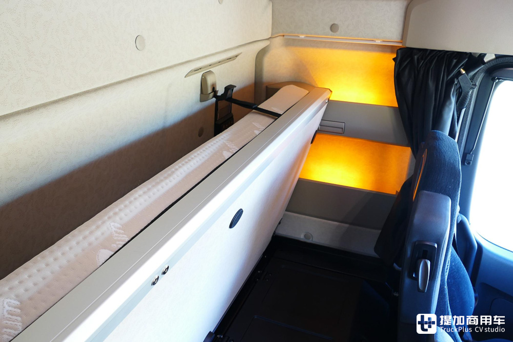 奔驰Actros家族的最新成员,实拍Actros F Plus载货车,它究竟Plus在了哪里? - 第22张 - 提加商用车网 奔驰Actros家族的最新成员,实拍Actros F Plus载货车,它究竟Plus在了哪里? - 第22张