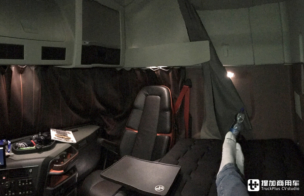 专为工程机械运输打造,8x4驱动配加大驾驶室,沃尔沃FH16 750 8x4实拍评测 - 第23张 - 提加商用车网 专为工程机械运输打造,8x4驱动配加大驾驶室,沃尔沃FH16 750 8x4实拍评测 - 第23张