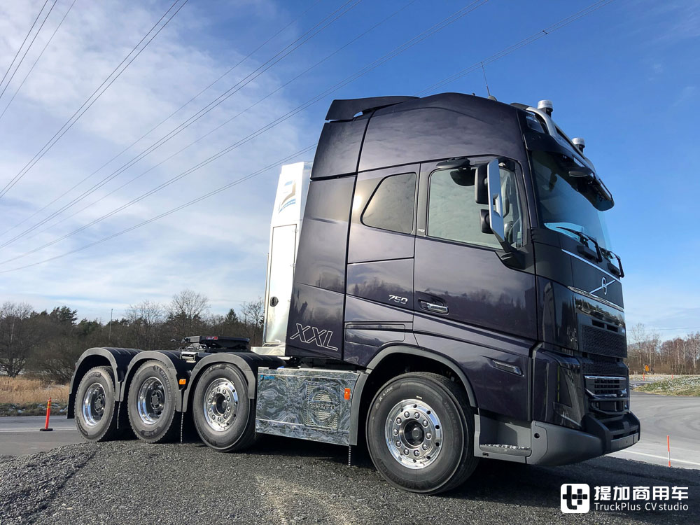 专为工程机械运输打造,8x4驱动配加大驾驶室,沃尔沃FH16 750 8x4实拍评测 - 第4张 - 提加商用车网 专为工程机械运输打造,8x4驱动配加大驾驶室,沃尔沃FH16 750 8x4实拍评测 - 第4张