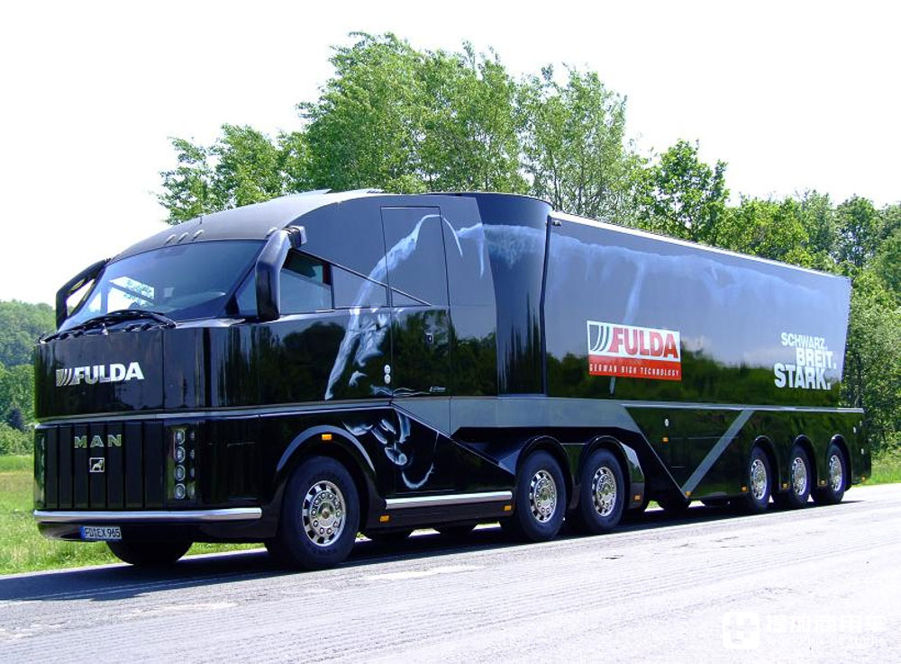 23年前的未来卡车设想,超大生活舱+扇形拓展挂车,回顾Fulda Showtruck 2000 - 第8张 - 提加商用车网 23年前的未来卡车设想,超大生活舱+扇形拓展挂车,回顾Fulda Showtruck 2000 - 第8张