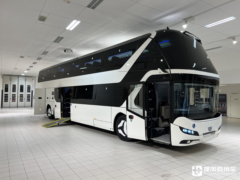 豪华双层客车的标杆,豪华度再升级,实拍最新款尼奥普兰Skyliner双层大巴 - 第9张 - 提加商用车网 豪华双层客车的标杆,豪华度再升级,实拍最新款尼奥普兰Skyliner双层大巴 - 第9张