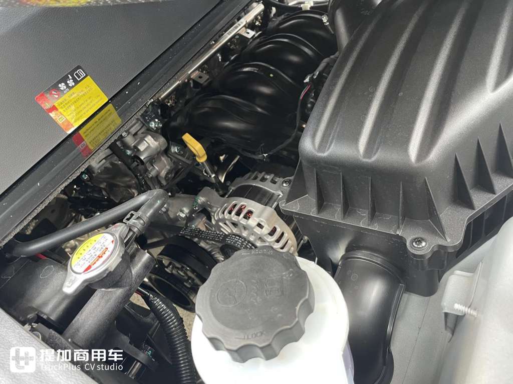 造用户需要的卡车 五菱龙卡3米8实拍评测 - 第15张 - 提加商用车网 造用户需要的卡车 五菱龙卡3米8实拍评测 - 第15张