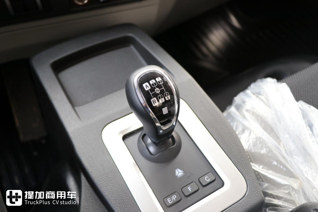 170匹大马力,自动挡+原厂上装,重汽豪沃冷藏车专用底盘雪豹实力不凡 - 第16张 - 提加商用车网 170匹大马力,自动挡+原厂上装,重汽豪沃冷藏车专用底盘雪豹实力不凡 - 第16张