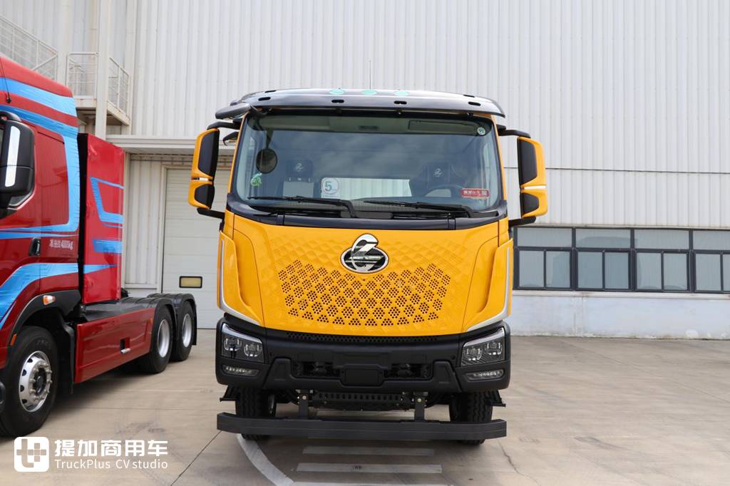 国产自卸车也高端!乘龙最新推出的H5V自卸车底盘实拍 - 第2张 - 提加商用车网 国产自卸车也高端!乘龙最新推出的H5V自卸车底盘实拍 - 第2张