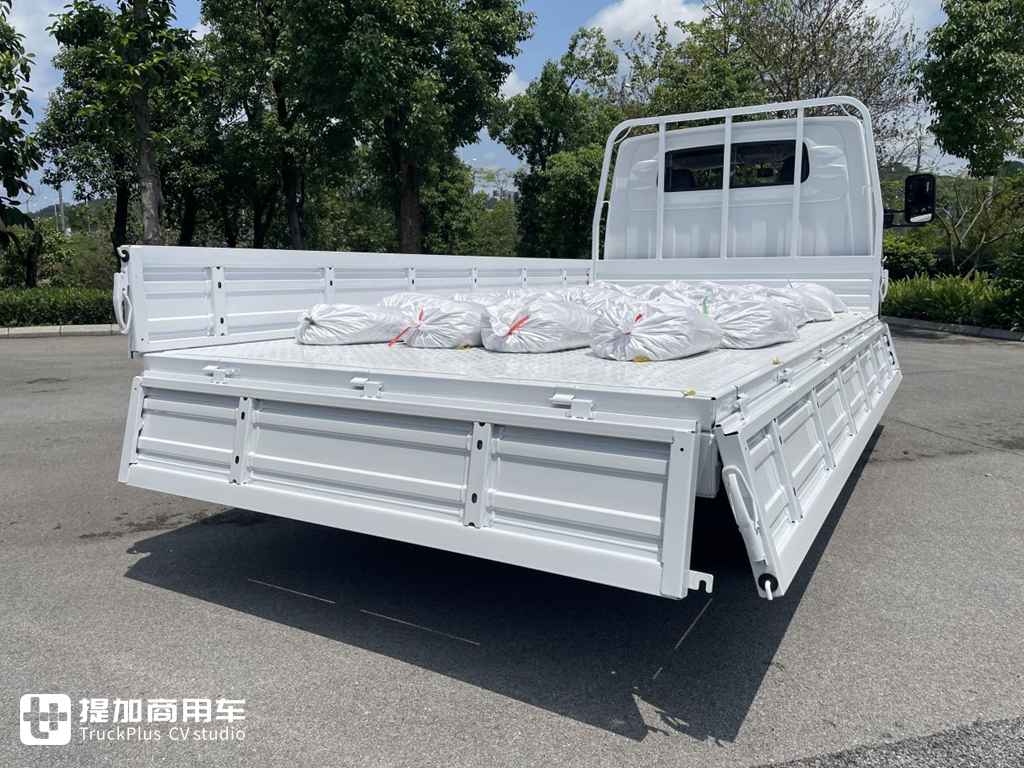 造用户需要的卡车 五菱龙卡3米8实拍评测 - 第21张 - 提加商用车网 造用户需要的卡车 五菱龙卡3米8实拍评测 - 第21张