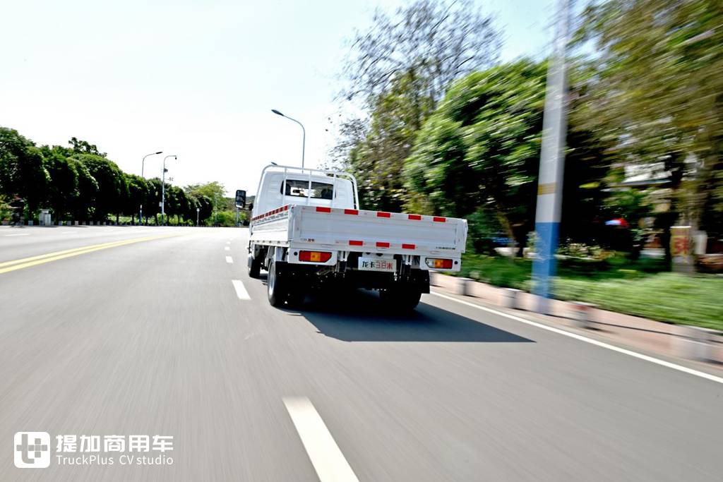 造用户需要的卡车 五菱龙卡3米8实拍评测 - 第22张 - 提加商用车网 造用户需要的卡车 五菱龙卡3米8实拍评测 - 第22张