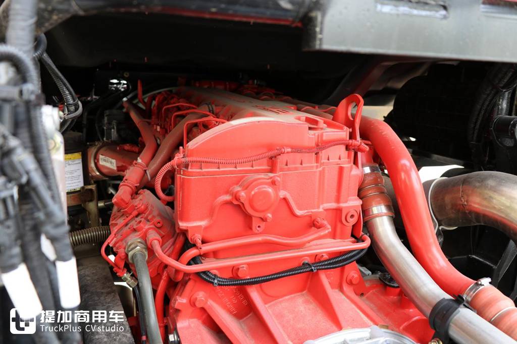 车挂都是气囊悬架,罐车自重才6.2吨?中集联合陕汽最新推出的一体化液罐车实拍 - 第3张 - 提加商用车网 车挂都是气囊悬架,罐车自重才6.2吨?中集联合陕汽最新推出的一体化液罐车实拍 - 第3张