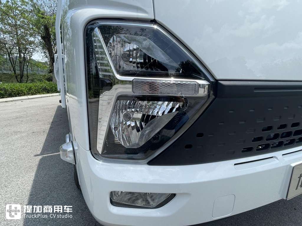造用户需要的卡车 五菱龙卡3米8实拍评测 - 第4张 - 提加商用车网 造用户需要的卡车 五菱龙卡3米8实拍评测 - 第4张
