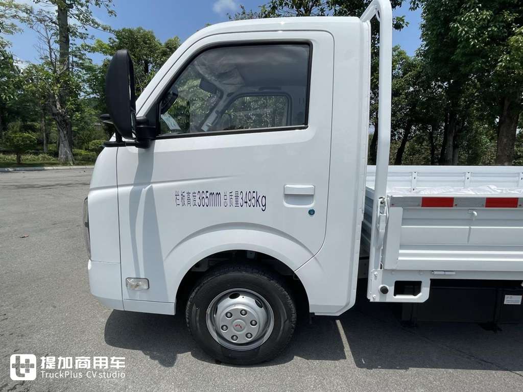 造用户需要的卡车 五菱龙卡3米8实拍评测 - 第5张 - 提加商用车网 造用户需要的卡车 五菱龙卡3米8实拍评测 - 第5张