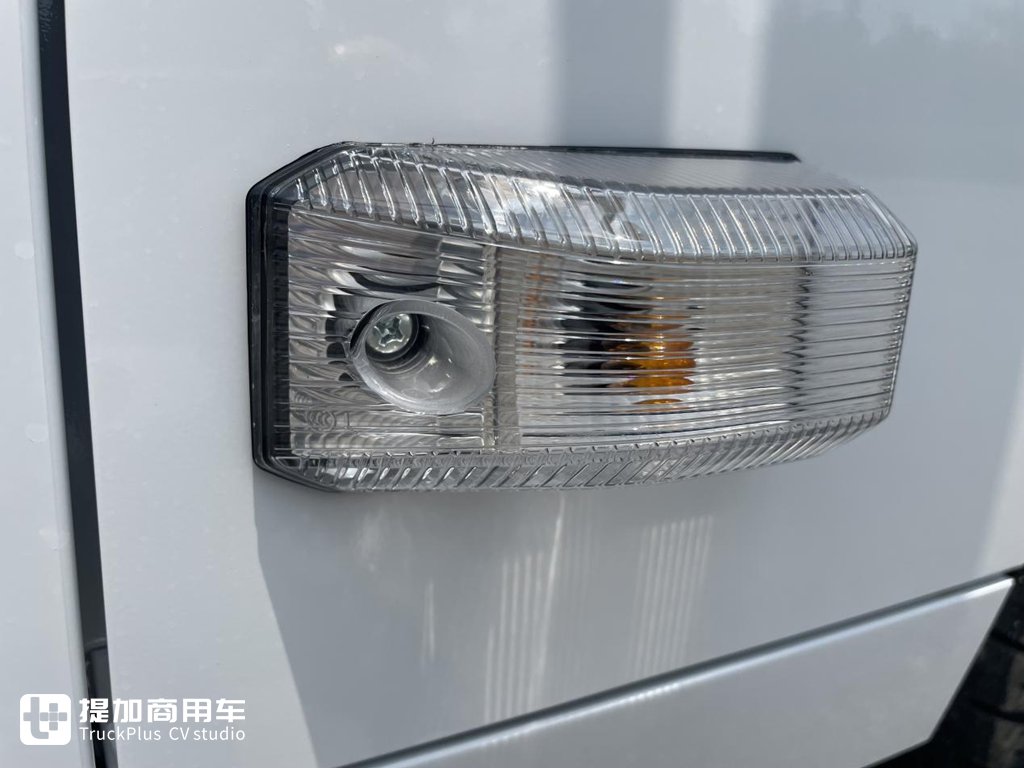 造用户需要的卡车 五菱龙卡3米8实拍评测 - 第8张 - 提加商用车网 造用户需要的卡车 五菱龙卡3米8实拍评测 - 第8张