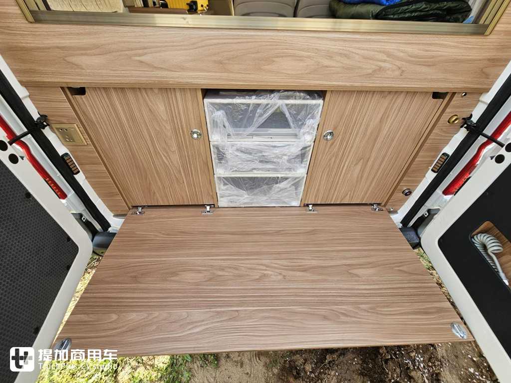 豪华内装7DCT自动挡,带宿营车公告,东风御风V9+房车体验不一般 - 第9张 - 提加商用车网 豪华内装7DCT自动挡,带宿营车公告,东风御风V9+房车体验不一般 - 第9张