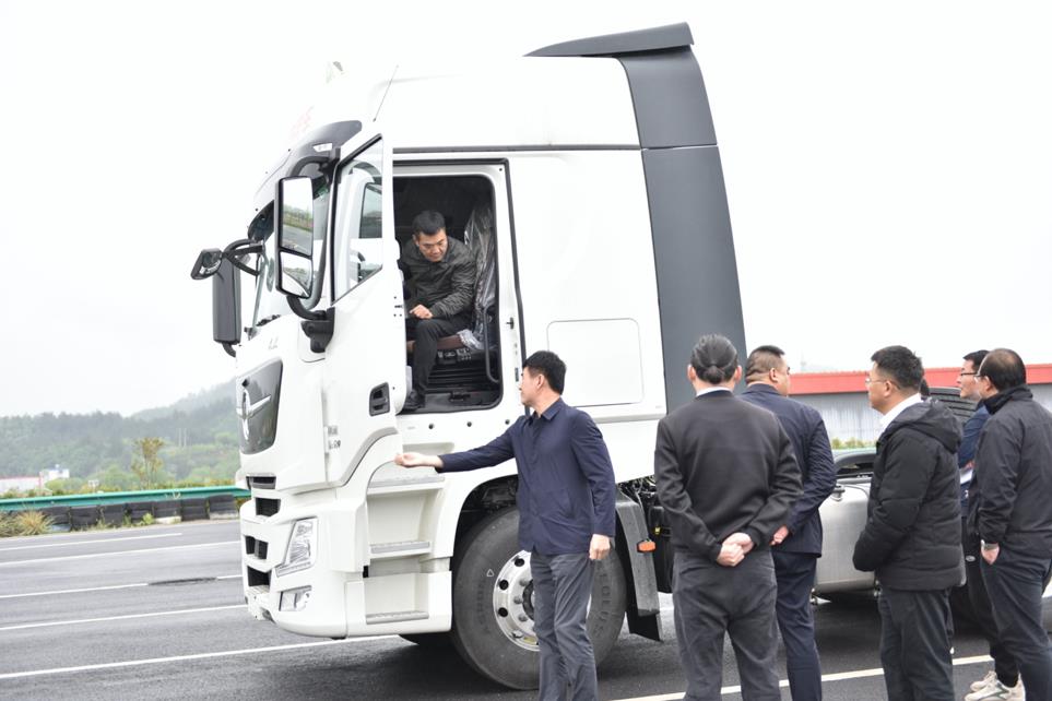 签单300台危化牵引车 东风商用车可靠品质值得信赖 - 第5张 - 提加商用车网 签单300台危化牵引车 东风商用车可靠品质值得信赖 - 第5张