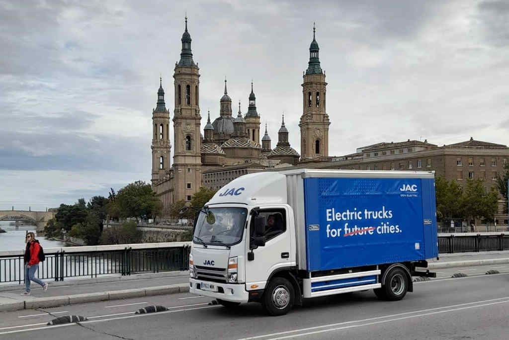 国际帅铃电动轻卡批量交付欧洲,江淮1卡为世界贡献中国力量!