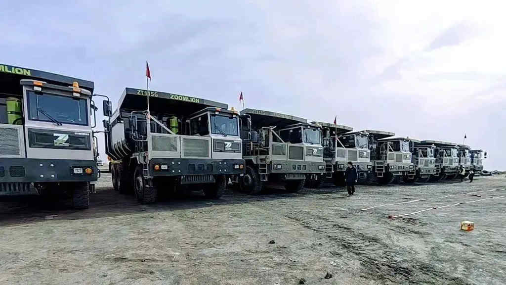 玉柴YCK16+爆款矿卡批量交付 王牌CP获客户点赞 - 第1张 - 提加商用车网 玉柴YCK16+爆款矿卡批量交付 王牌CP获客户点赞 - 第1张