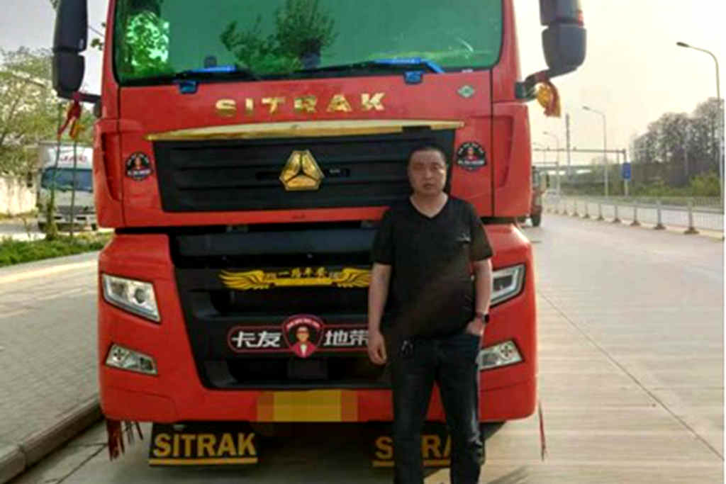 杜威龙:买重卡只选汕德卡!它是我创富路上的好伙伴 - 第1张 - 提加商用车网 杜威龙:买重卡只选汕德卡!它是我创富路上的好伙伴 - 第1张