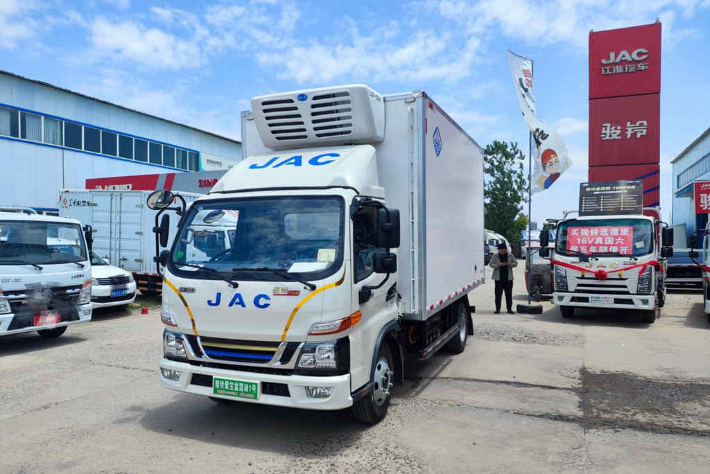 插电混动 混动1号·骏铃聚宝盆冷藏车为破解行业痛点而来! - 第1张 - 提加商用车网 插电混动 混动1号·骏铃聚宝盆冷藏车为破解行业痛点而来! - 第1张