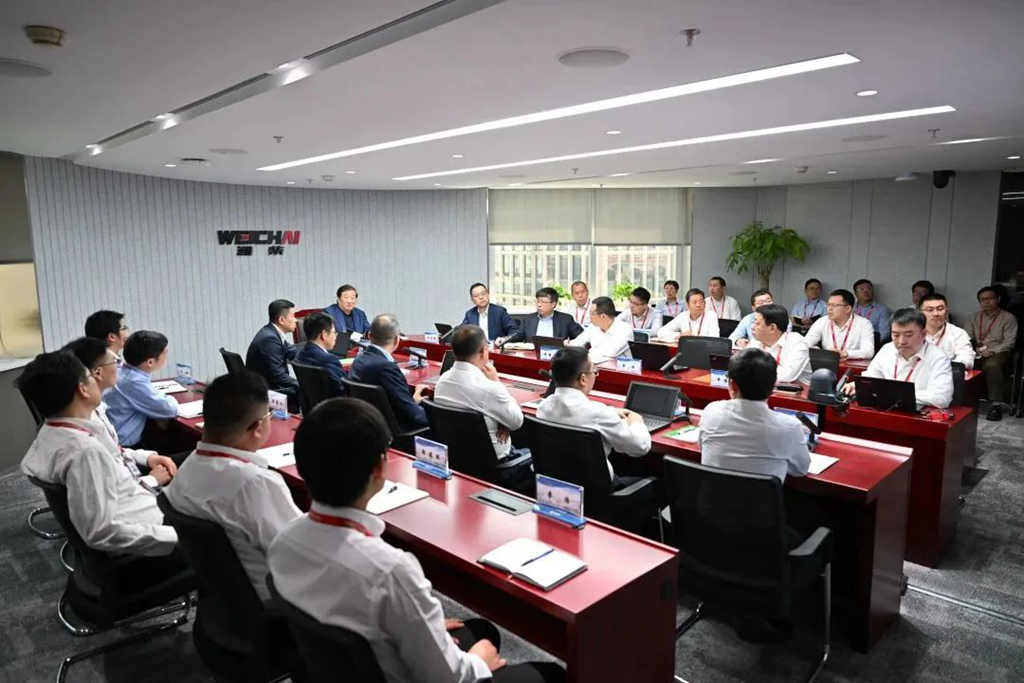 谭旭光:在大上海,坐在办公室里,靠一杯咖啡、一杯牛奶,是理解不了客户的! - 第1张 - 提加商用车网 谭旭光:在大上海,坐在办公室里,靠一杯咖啡、一杯牛奶,是理解不了客户的! - 第1张