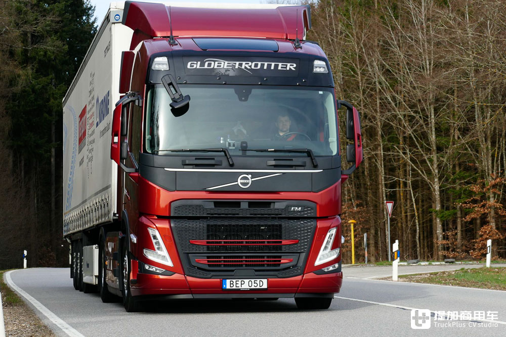 发动机马力可升级,420匹秒变500匹,实拍最新款沃尔沃FM 4x2牵引车 - 第2张 - 提加商用车网 发动机马力可升级,420匹秒变500匹,实拍最新款沃尔沃FM 4x2牵引车 - 第2张
