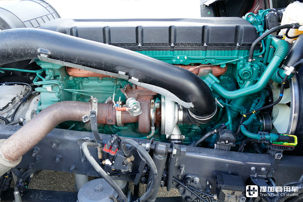 发动机马力可升级,420匹秒变500匹,实拍最新款沃尔沃FM 4x2牵引车 - 第7张 - 提加商用车网 发动机马力可升级,420匹秒变500匹,实拍最新款沃尔沃FM 4x2牵引车 - 第7张