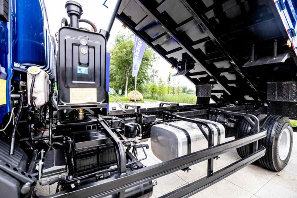 “五大极致”定义行业新标杆!江淮1卡工程车S系大黄牌正式上市 - 第4张 - 提加商用车网 “五大极致”定义行业新标杆!江淮1卡工程车S系大黄牌正式上市 - 第4张