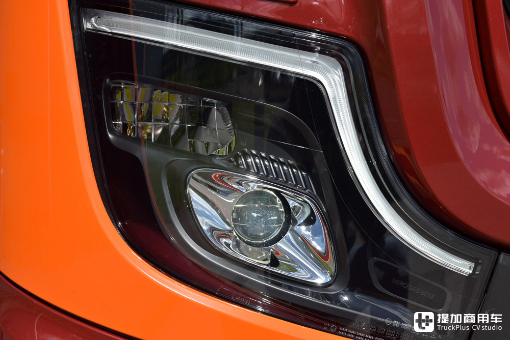 第三代OM 471+PowerShift Advanced变速箱,决胜燃油效率之巅,奔驰推出Actros DueL特别款卡车 - 第4张 - 提加商用车网 第三代OM 471+PowerShift Advanced变速箱,决胜燃油效率之巅,奔驰推出Actros DueL特别款卡车 - 第4张