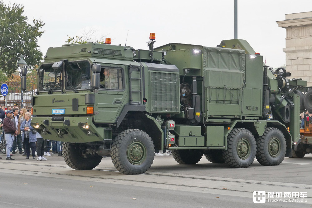 配随车吊的军用清障车,安普改装,实拍莱茵金属曼恩HX 42M 6x6军卡 - 第5张 - 提加商用车网 配随车吊的军用清障车,安普改装,实拍莱茵金属曼恩HX 42M 6x6军卡 - 第5张