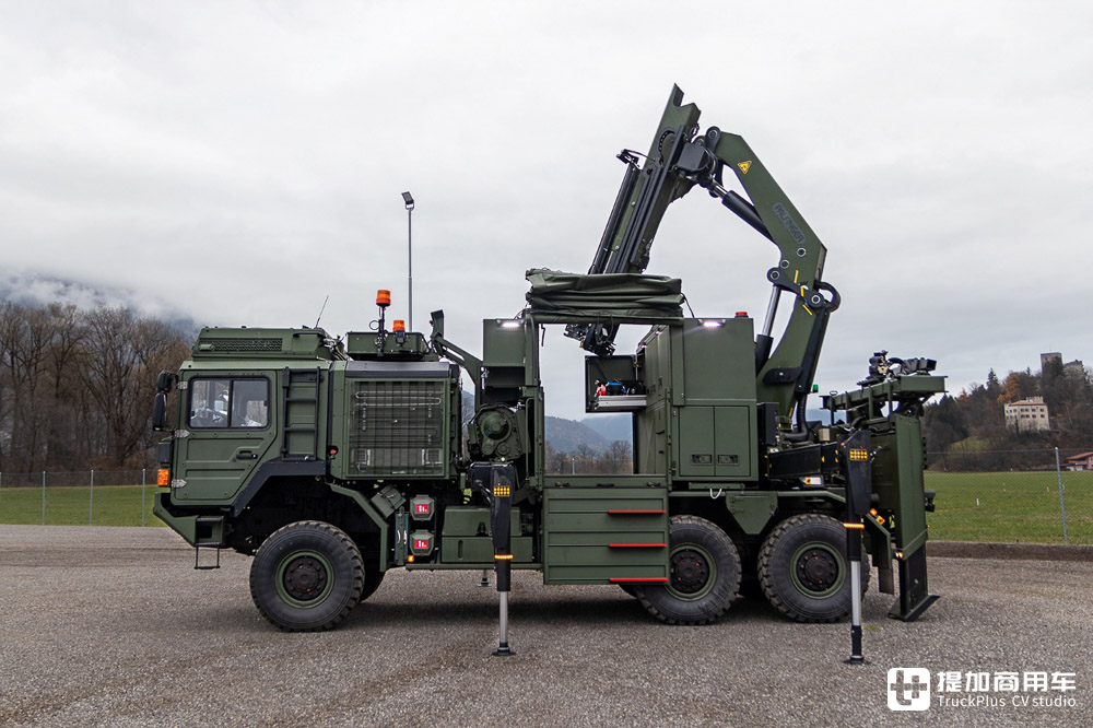 配随车吊的军用清障车,安普改装,实拍莱茵金属曼恩HX 42M 6x6军卡 - 第9张 - 提加商用车网 配随车吊的军用清障车,安普改装,实拍莱茵金属曼恩HX 42M 6x6军卡 - 第9张