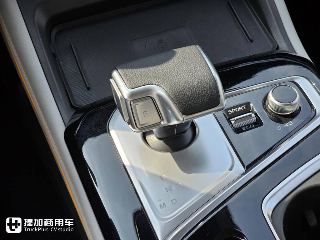 江西五十铃D-MAX皮卡推出全新V-CROSS版本,实拍带您看看配置如何! - 第11张 - 提加商用车网 江西五十铃D-MAX皮卡推出全新V-CROSS版本,实拍带您看看配置如何! - 第11张