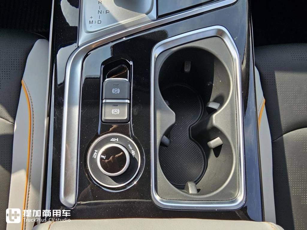 江西五十铃D-MAX皮卡推出全新V-CROSS版本,实拍带您看看配置如何! - 第12张 - 提加商用车网 江西五十铃D-MAX皮卡推出全新V-CROSS版本,实拍带您看看配置如何! - 第12张