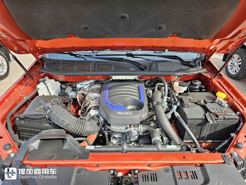 江西五十铃D-MAX皮卡推出全新V-CROSS版本,实拍带您看看配置如何! - 第13张 - 提加商用车网 江西五十铃D-MAX皮卡推出全新V-CROSS版本,实拍带您看看配置如何! - 第13张