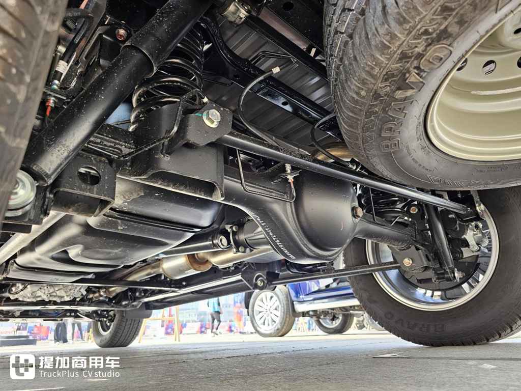 江西五十铃D-MAX皮卡推出全新V-CROSS版本,实拍带您看看配置如何! - 第16张 - 提加商用车网 江西五十铃D-MAX皮卡推出全新V-CROSS版本,实拍带您看看配置如何! - 第16张