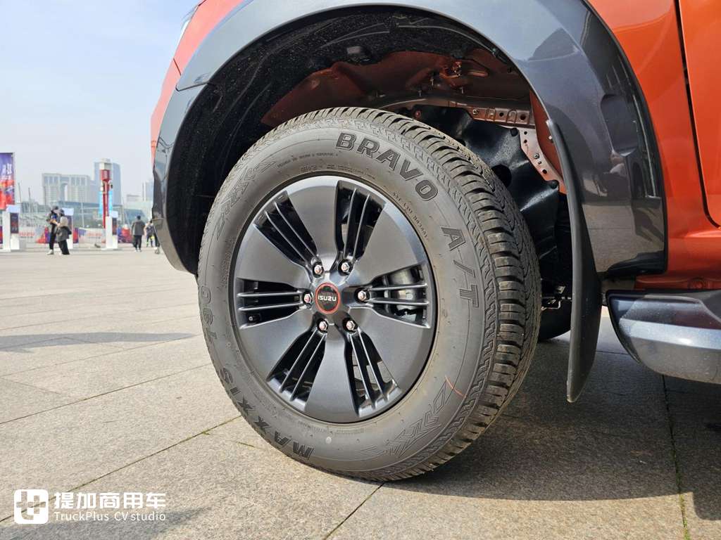 江西五十铃D-MAX皮卡推出全新V-CROSS版本,实拍带您看看配置如何! - 第17张 - 提加商用车网 江西五十铃D-MAX皮卡推出全新V-CROSS版本,实拍带您看看配置如何! - 第17张