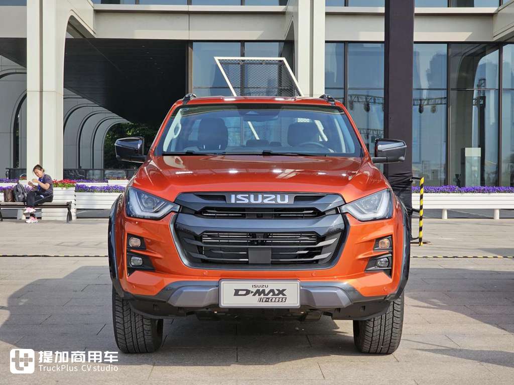 江西五十铃D-MAX皮卡推出全新V-CROSS版本,实拍带您看看配置如何! - 第2张 - 提加商用车网 江西五十铃D-MAX皮卡推出全新V-CROSS版本,实拍带您看看配置如何! - 第2张