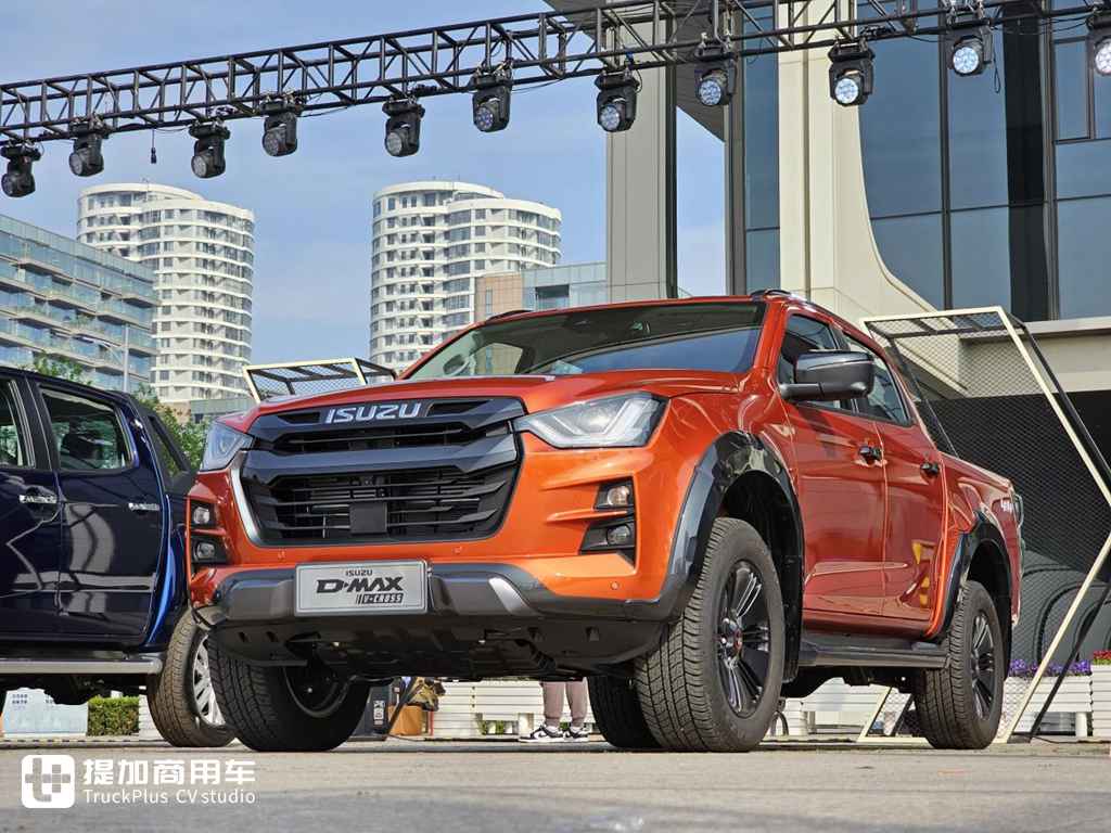 江西五十铃D-MAX皮卡推出全新V-CROSS版本,实拍带您看看配置如何! - 第3张 - 提加商用车网 江西五十铃D-MAX皮卡推出全新V-CROSS版本,实拍带您看看配置如何! - 第3张