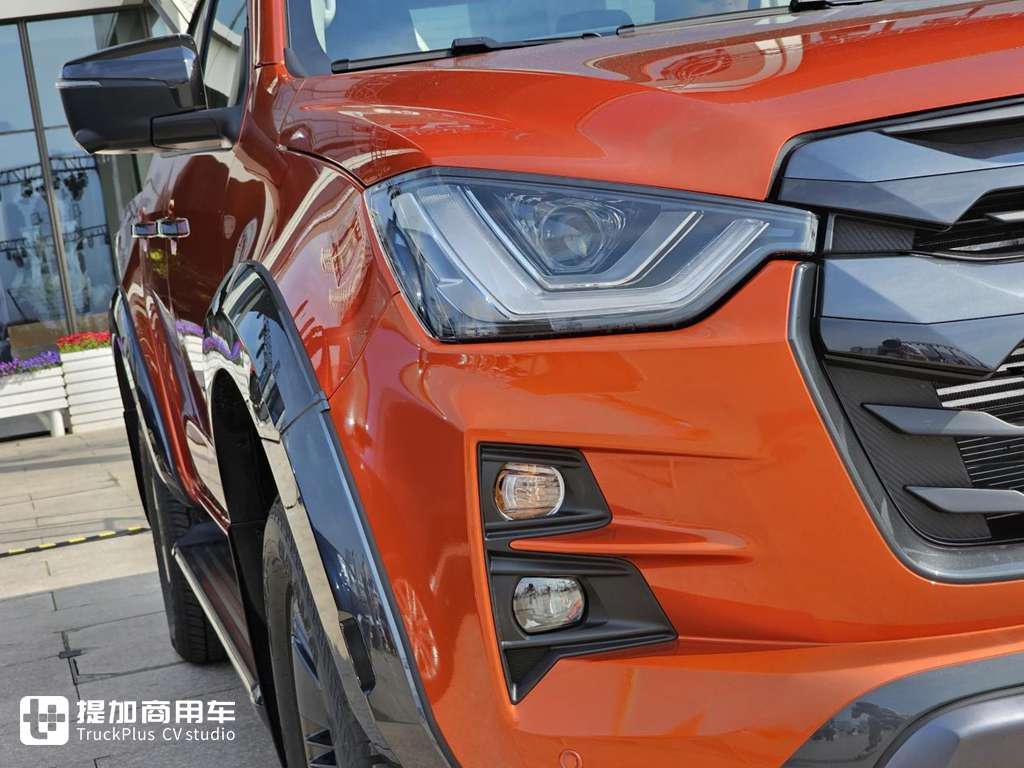 江西五十铃D-MAX皮卡推出全新V-CROSS版本,实拍带您看看配置如何! - 第4张 - 提加商用车网 江西五十铃D-MAX皮卡推出全新V-CROSS版本,实拍带您看看配置如何! - 第4张