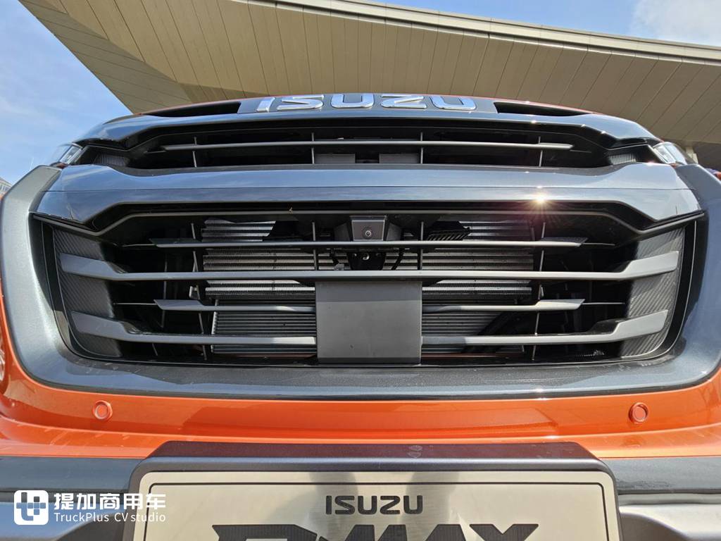 江西五十铃D-MAX皮卡推出全新V-CROSS版本,实拍带您看看配置如何! - 第5张 - 提加商用车网 江西五十铃D-MAX皮卡推出全新V-CROSS版本,实拍带您看看配置如何! - 第5张