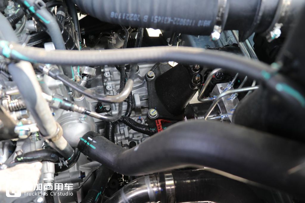 自动挡轻客靠谱吗?全新东风御风V9+试驾了一圈后,整体优势超出预期 - 第7张 - 提加商用车网 自动挡轻客靠谱吗?全新东风御风V9+试驾了一圈后,整体优势超出预期 - 第7张