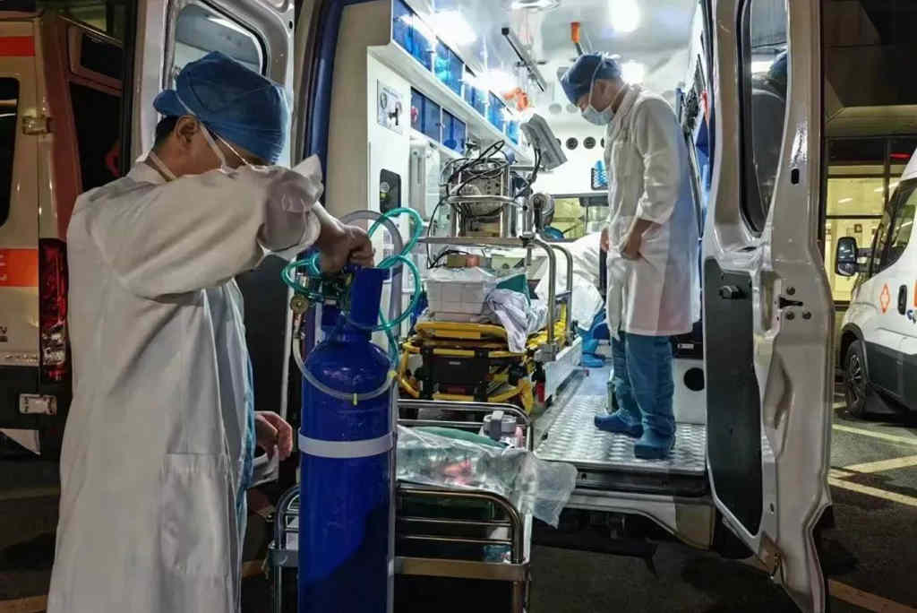 进口依维柯底盘ECMO转运系统定制救护车,整装待发,全力为生命健康保驾护航! - 第2张 - 提加商用车网 进口依维柯底盘ECMO转运系统定制救护车,整装待发,全力为生命健康保驾护航! - 第2张