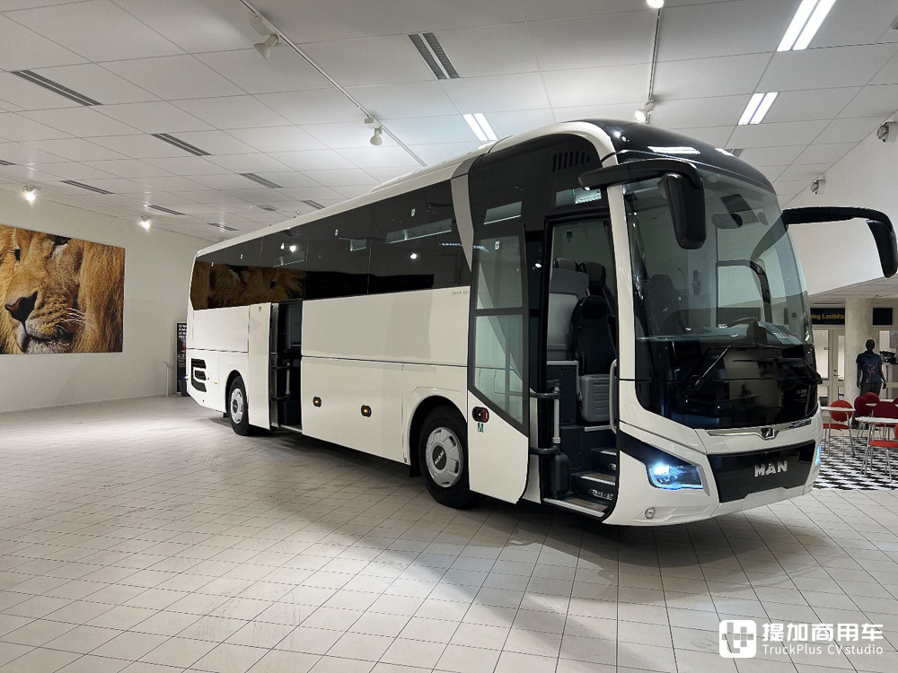 德国曼恩的顶级豪华巴士，乘坐舒适座椅像飞机，实拍2023款Lion's Coach